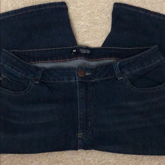 Medium/Dark Blue Jean Capri - Picture 2 of 4